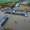 Letztes Brückenteil für neue Friesenbrücke eingesetzt 