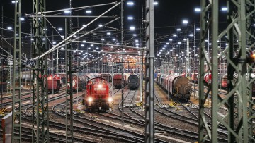 Cargo_Gueterzuege_Bahnhof