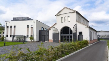 Aussenansicht Alte Kranhalle im Bayernhafen Aschaffenburg