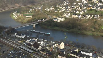 Binnenschiff auf der Mosel