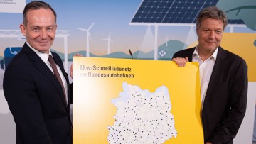 Bundesverkehrsminister Volker Wissing und Bundeswirtschaftsminister Robert Habeck planen Schnellladenetz für E-Lkw