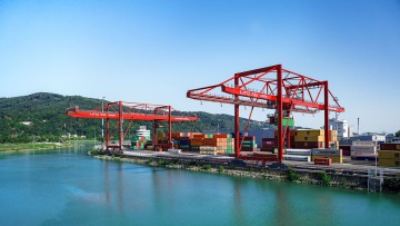 Containerterminal im Linzer Hafen