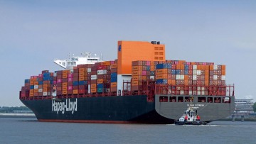 Containerschiff von Hapag-Lloyd