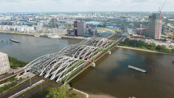 Neue Bahnbrücken über die Norderelbe