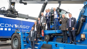 Neues KV-Terminal im Hafen Straubing-Sand