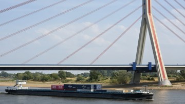  Niedrigwasser bei Düsseldorf 