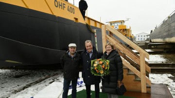 OHF Hafen- & Flußbau und Erlenbacher Schiffswerft taufen Neubau „OHF 400“