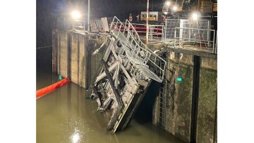 Schäden an der Schleuse Müden