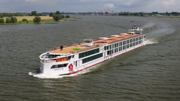 Übergabe der „Century Star“ von Concordia Damen an Century Cruises