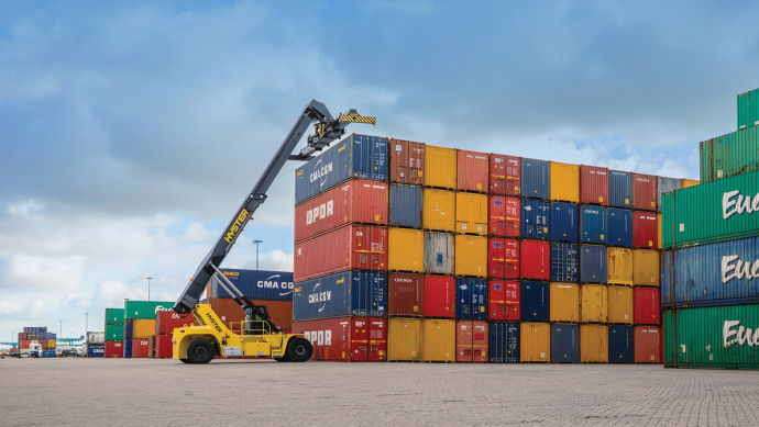 3_Reachstacker_1920x1080