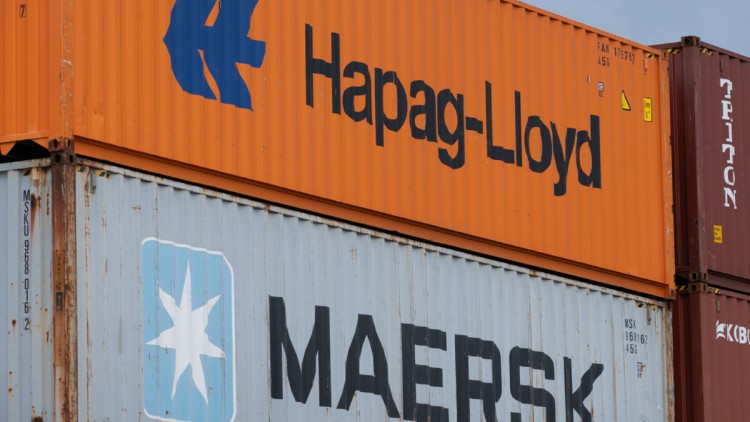 Container von Maersk und Hapag-Lloyd