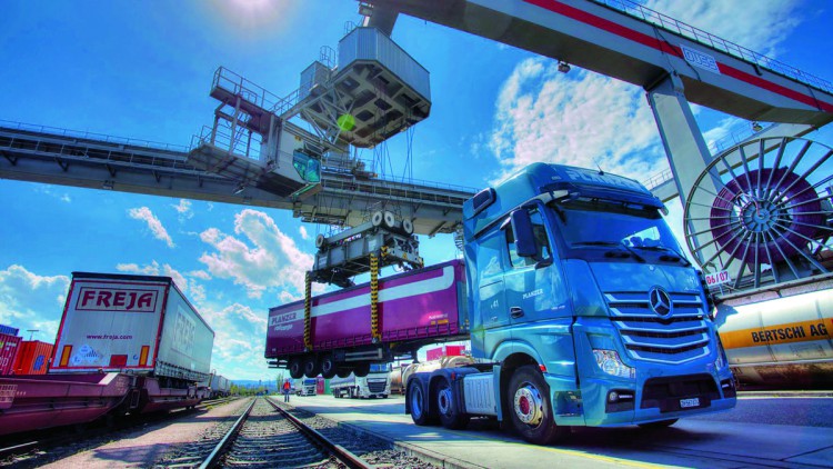 Branche warnt: „Rettet den Kombinierten Verkehr!“ Kombiverkehr