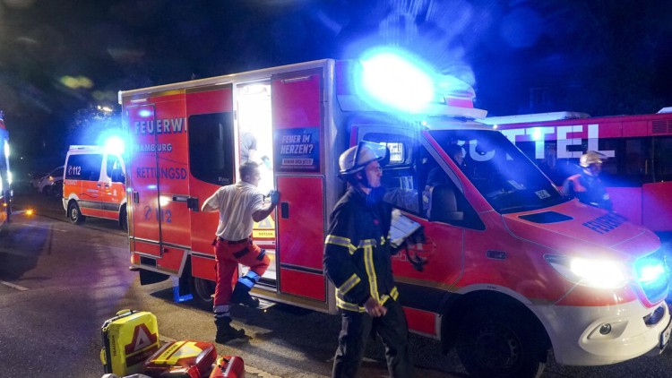 Feuerwehr; Autobahn; Unfall; Brand; 