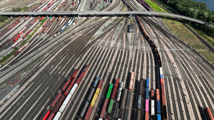 Schienengueterverkehr_DB_Cargo_Rangierbahnhof