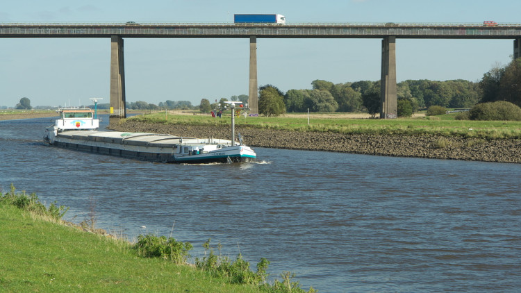 Binnenschiff Fahrt