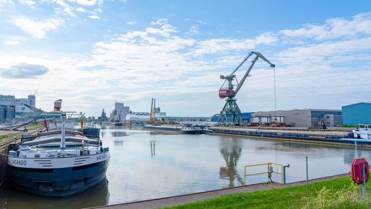 Bayernhafen Regensburg Schiff