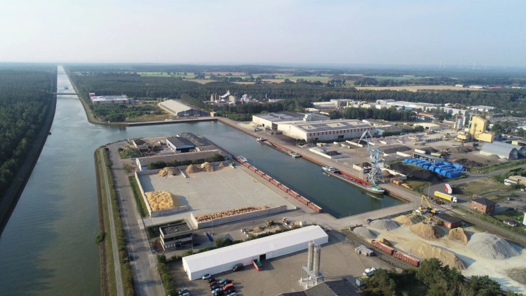 Hafen Lüneburg: Binnenhafen am Elbeseitenkanal