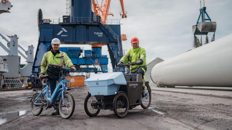 Frischluftdienstwagen – Mit dem Lastenfahrrad zur Kaikante bei Brunsbüttel Ports
