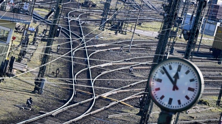 Lübeck klagt gegen Bahnpläne