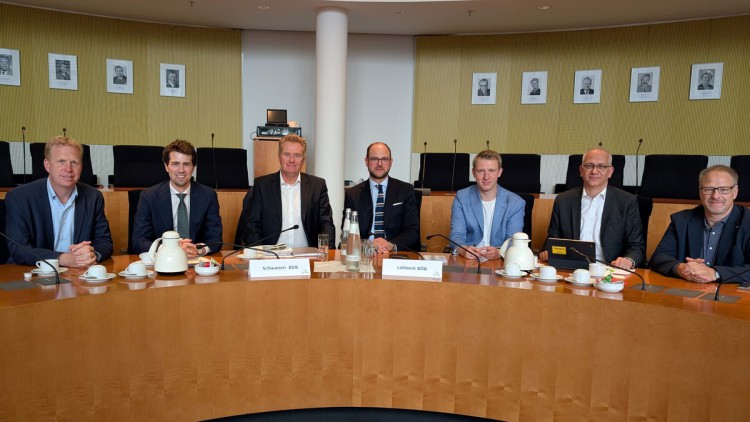 Parlamentarischen Gruppe „Binnenschifffahrt und Binnenhäfen“