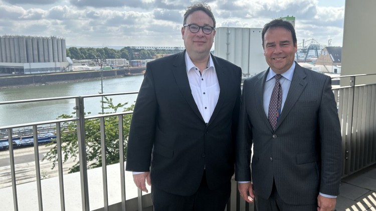 Führen den Aufsichtsrat der HGK AG: Vorsitzender Dr. Gerrit Krupp (l.) und sein Stellvertreter Dirk Michel
