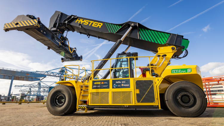 Hyster liefert Wasserstoff-Reachstacker nach Rotterdam