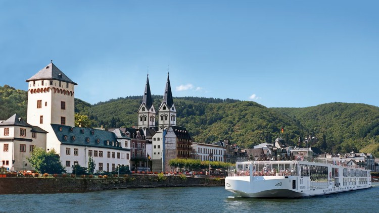 Kreuzfahrtschiff von Viking am Rhein