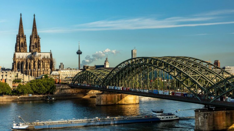 Rhein-Niedrigwasser: Kombiverkehr schafft 400 TEU mehr Kapazität