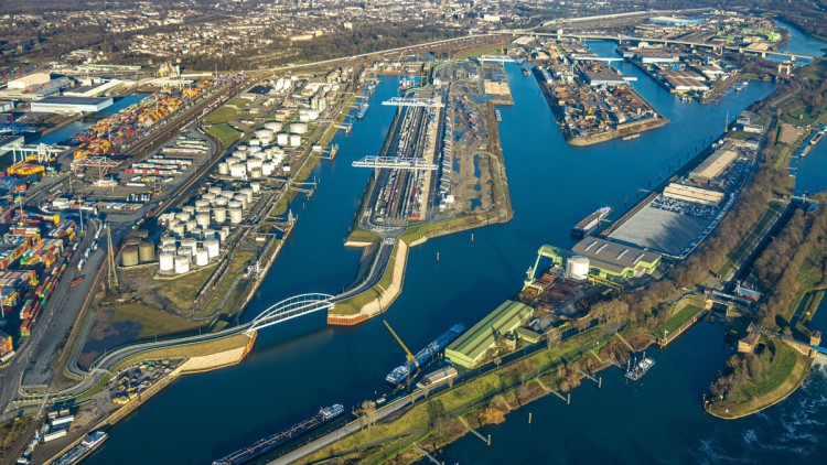 Duisburger Hafen, Ruhrort Hafenbecken