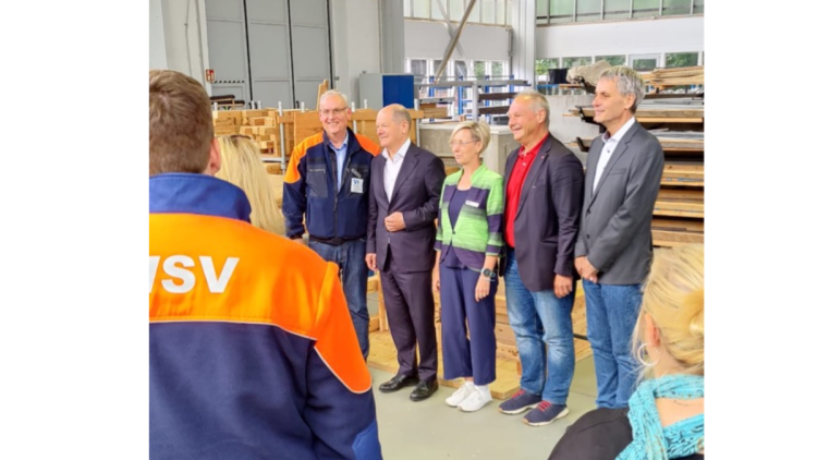 Gruppenbild in der Halle