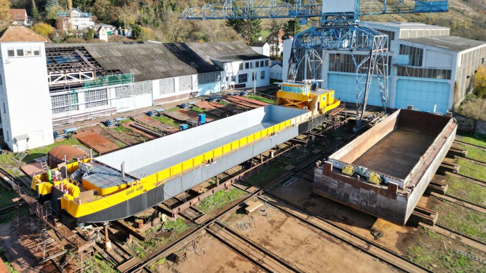 OHF Hafen- & Flußbau und Erlenbacher Schiffswerft taufen Neubau „OHF 400“