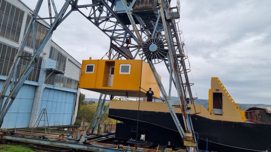 OHF Hafen- & Flußbau und Erlenbacher Schiffswerft taufen Neubau „OHF 400“ – Wohnung