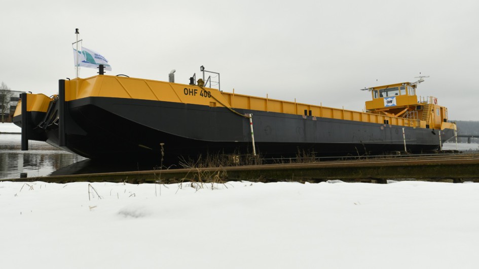 OHF Hafen- & Flußbau und Erlenbacher Schiffswerft taufen Neubau „OHF 400“